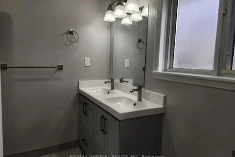 2143 Linby Street, Mississauga, ON L4Y 1V6