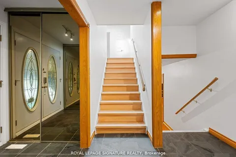 165 Cavendish Court, Oakville, ON L6J 5S3
