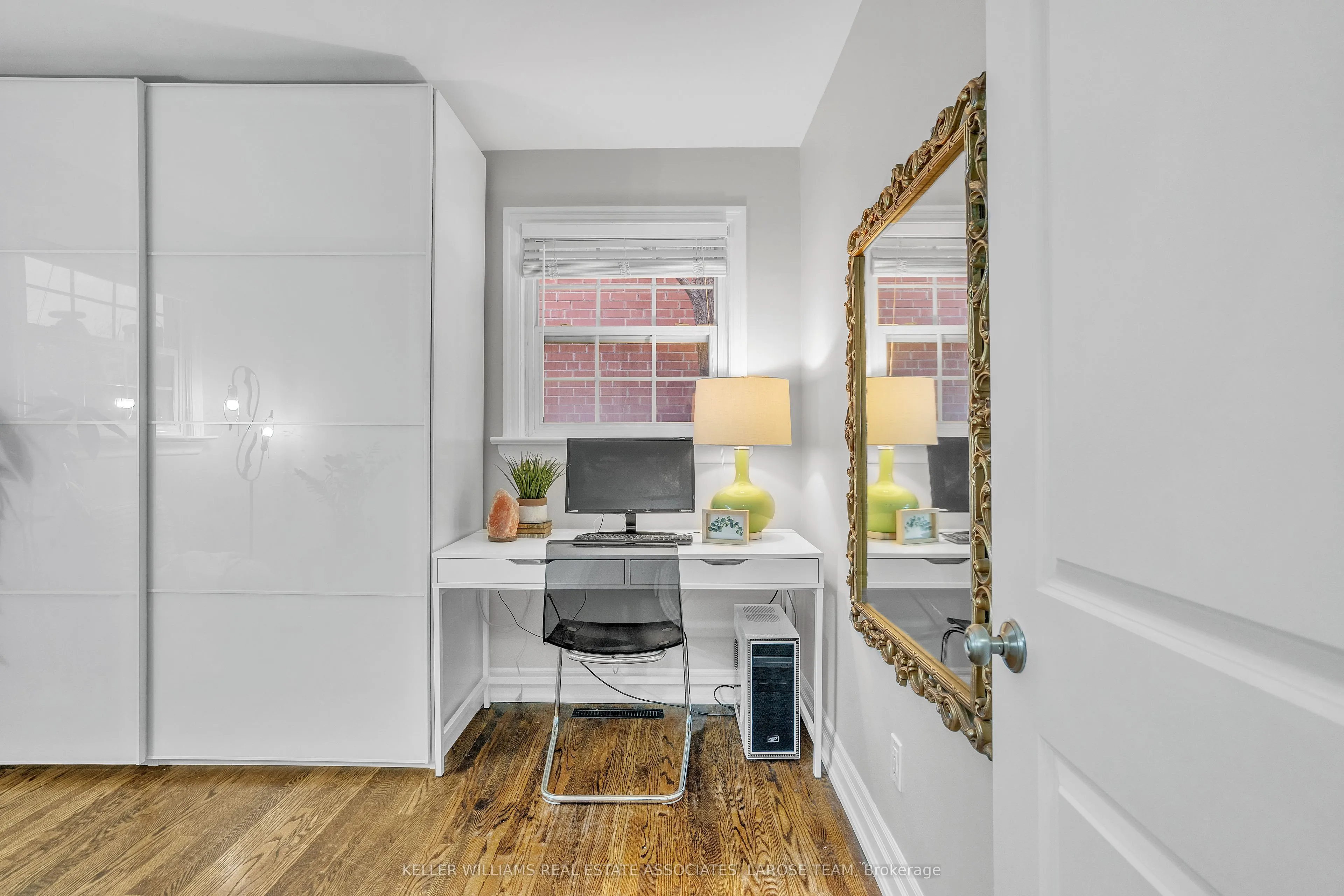 Detached living room at 24 Arch Road Mississauga