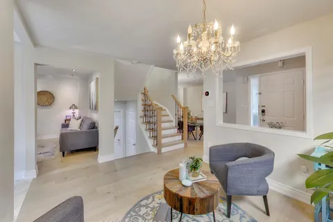 3460 Ingram Rd, Mississauga, ON L5L 4M8