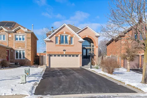 34 Hepburn Cres, Halton Hills, ON L7G 5P8