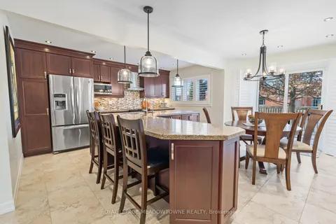 34 Hepburn Cres, Halton Hills, ON L7G 5P8