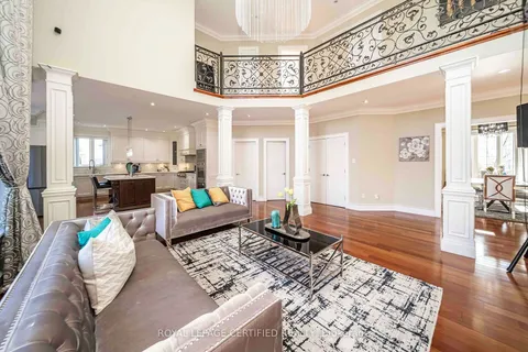 2489 Olinda Crt, Mississauga, ON L5C 4P5
