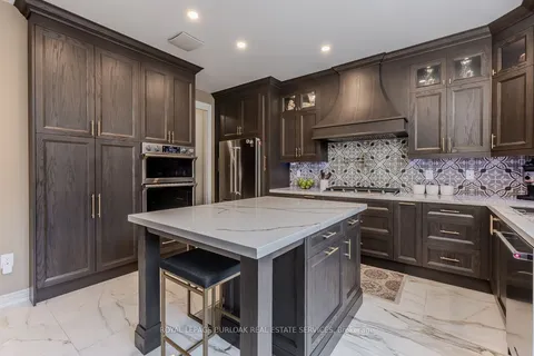 3898 Tufgar Crescent, Burlington, ON L7M 1N7