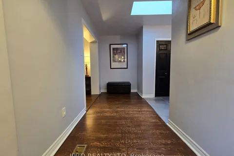 95 Willowridge Rd, Toronto, ON M9R 3Z5