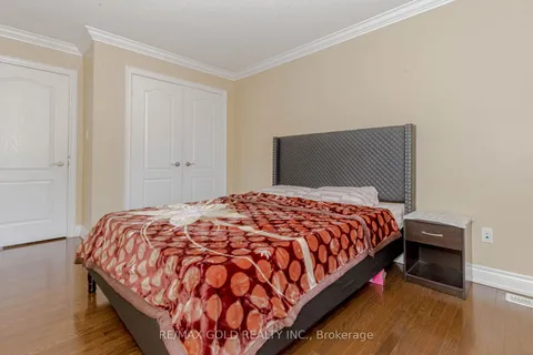 99 Royal West Drive, Brampton, ON L6X 0V8