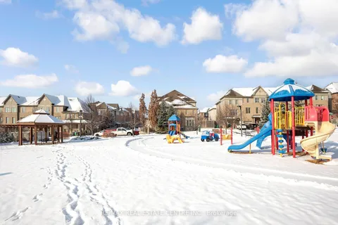 27 Cedar Lake Crescent, Brampton, ON L6Y 0P9