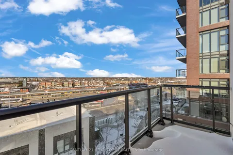 10 Lagerfeld Drive, Brampton, ON L7A 5L3