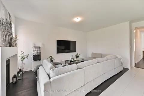 1237 Muskoka Hts, Milton, ON L9E 1Y6