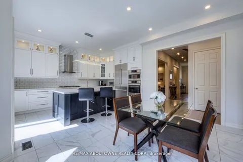 3194 Buttonbush Tr, Oakville, ON L6H 7H5