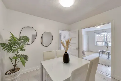 5 Regent St, Toronto, ON M6N 3N6