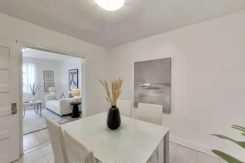 5 Regent St, Toronto, ON M6N 3N6