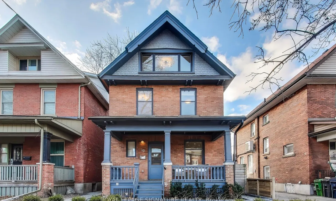 90 Laws St, Toronto, ON M6P 2Y7
