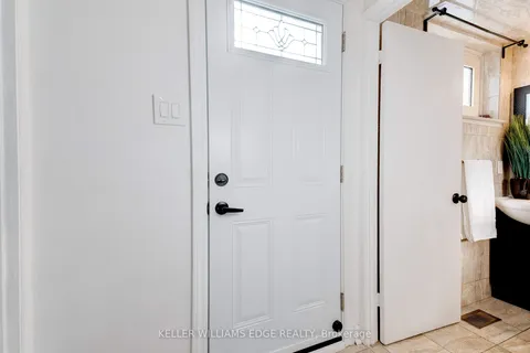 31 Tinton Cres, Toronto, ON M9V 2H9