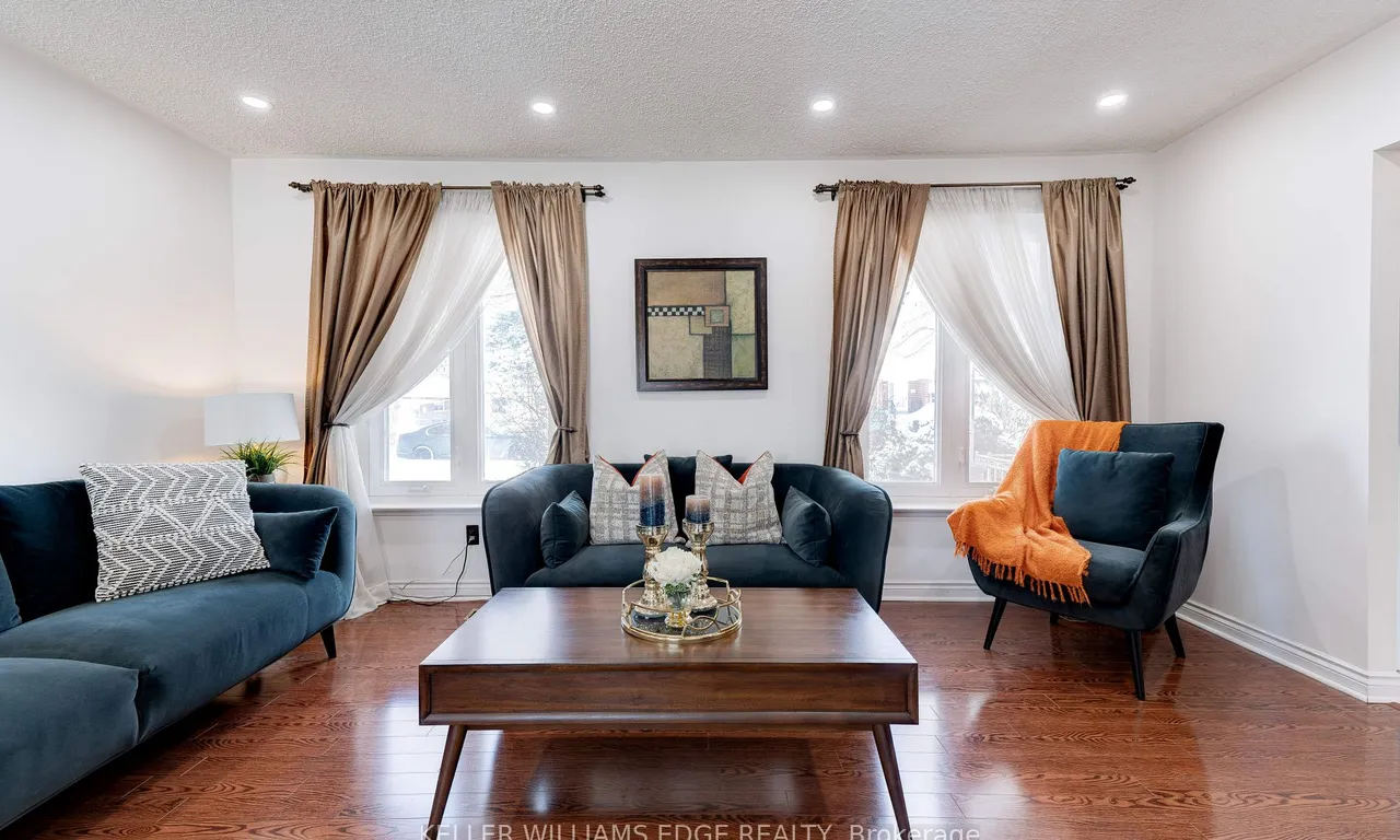 31 Tinton Cres, Toronto, ON M9V 2H9