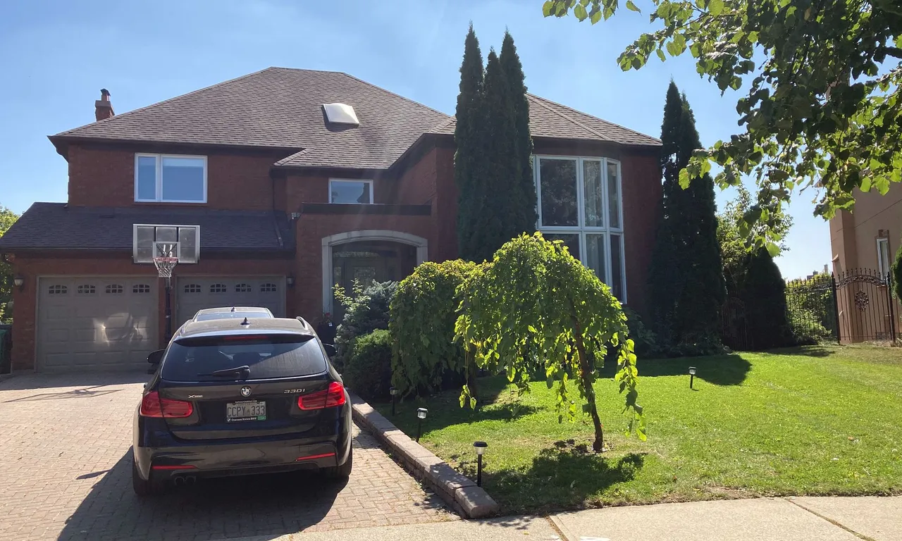 5883 Riverside Pl, Mississauga, ON L5M 4X4