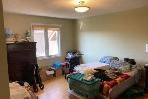 5883 Riverside Pl, Mississauga, ON L5M 4X4