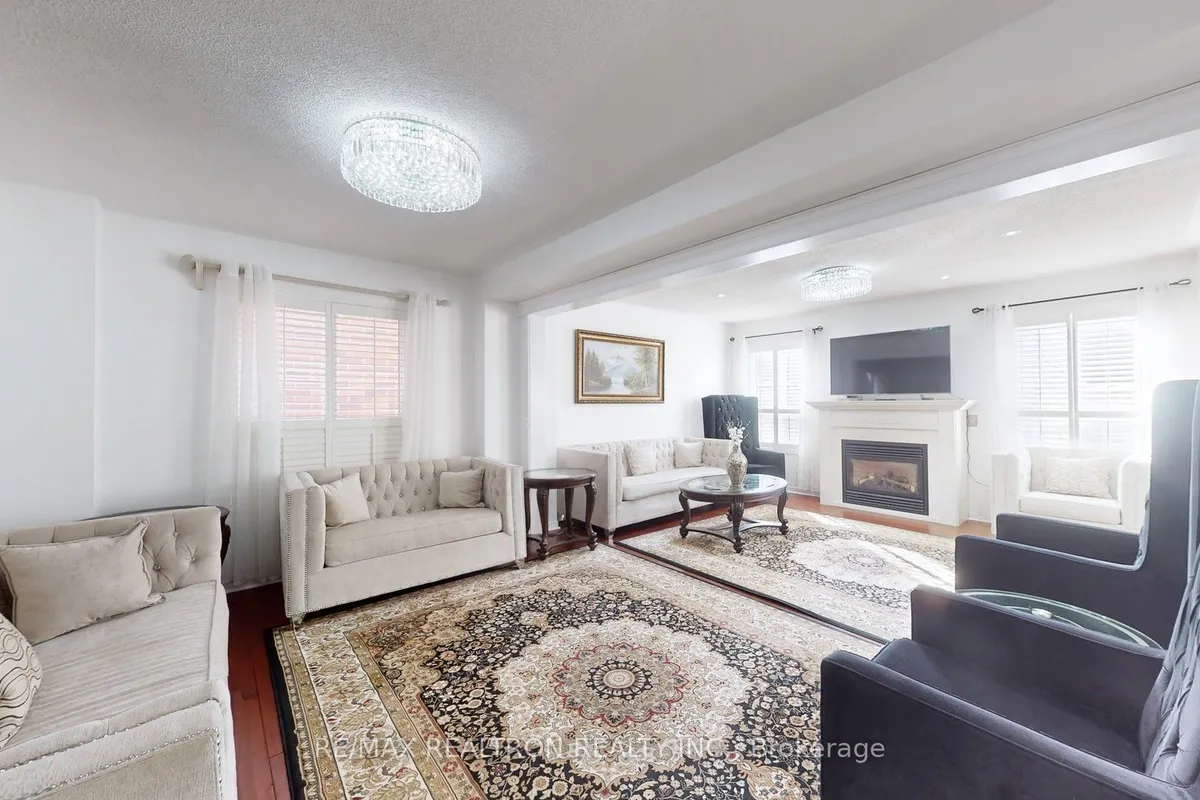 8 Waterdale Road, Brampton, ON L7A 1S7