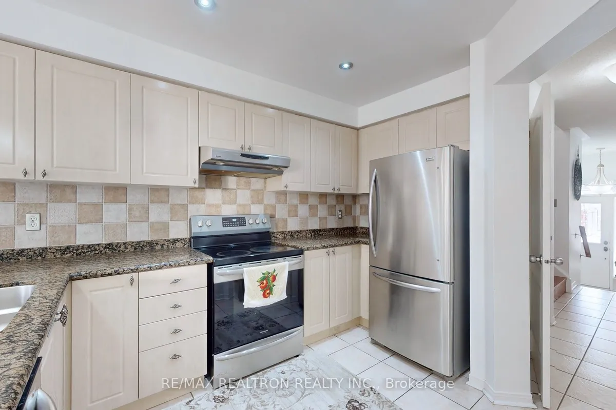 8 Waterdale Road, Brampton, ON L7A 1S7