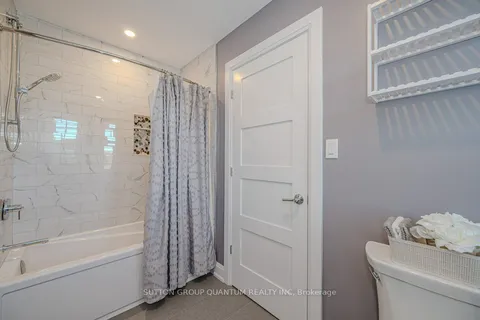 1354 1 Side Road, Burlington, ON L7P 0R9