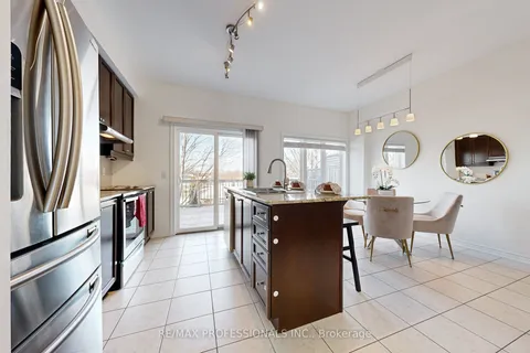 3038 Haines Rd, Mississauga, ON L4Y 0C8