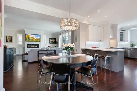 139 Wilson St, Oakville, ON L6K 3G9