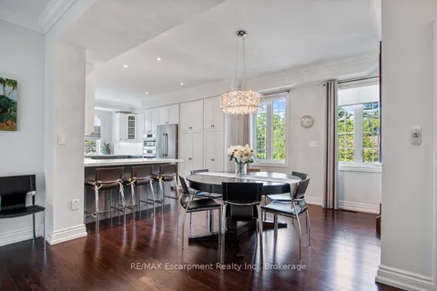 139 Wilson St, Oakville, ON L6K 3G9