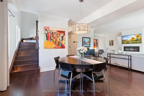 139 Wilson St, Oakville, ON L6K 3G9