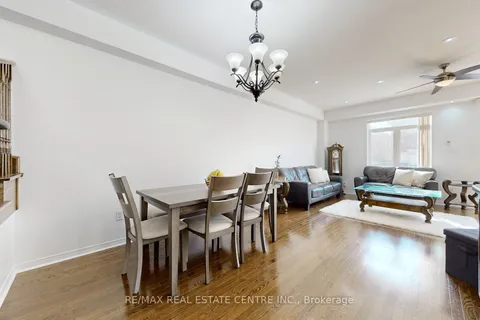 5148 Angel Stone Dr, Mississauga, ON L5M 0L4