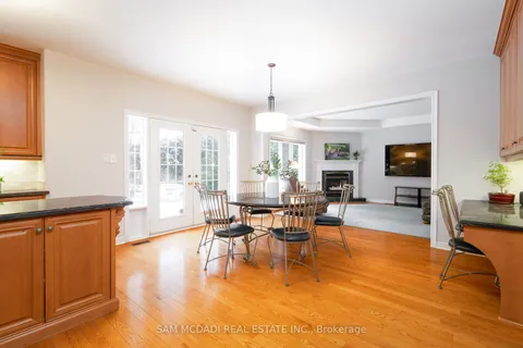 5198 Forest Ridge Dr, Mississauga, ON L5M 5B3
