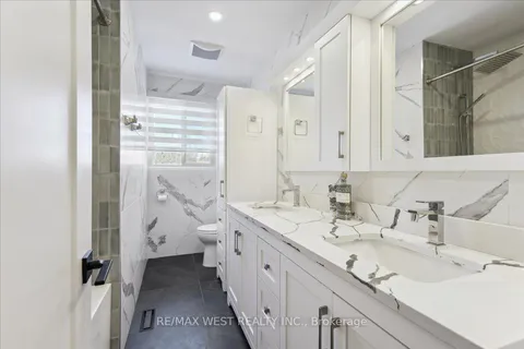 6 Clementview Crt, Toronto, ON M9R 3H3