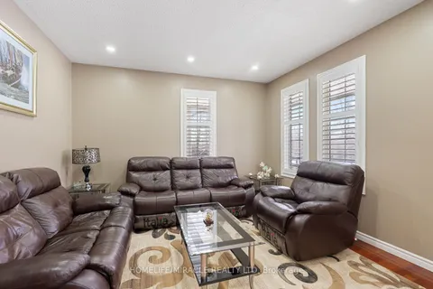 38 Sparta Drive, Brampton, ON L6P 1H8