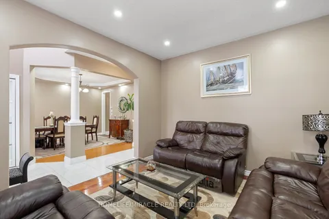 38 Sparta Drive, Brampton, ON L6P 1H8
