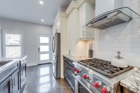 261 Gatwick Dr, Oakville, ON L6H 7K3