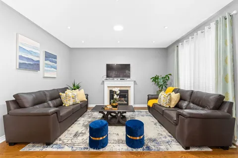 74 Skyvalley Dr, Brampton, ON L6P 3B7