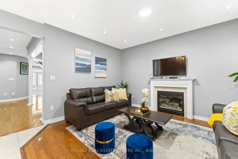 74 Skyvalley Dr, Brampton, ON L6P 3B7