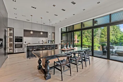 1535 Glenburnie Rd, Mississauga, ON L5G 3C9