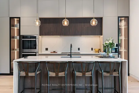 1535 Glenburnie Rd, Mississauga, ON L5G 3C9