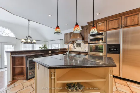 1334 DEVON Road, Oakville, ON L6J 2M1