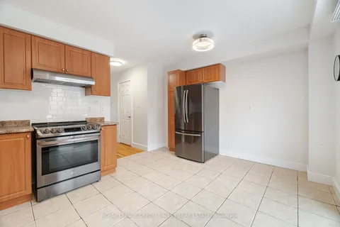 7127 Fairmeadow Cres, Mississauga, ON L5N 8R6
