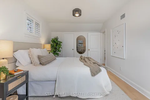 95 Ellins Ave, Toronto, ON M6N 2A9