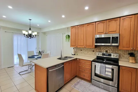 1051 McClenahan Cres, Milton, ON L9T 6W6