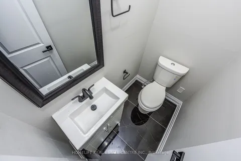 819 Eaglemount Cres, Mississauga, ON L5C 1H2