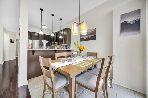 7 Pendulum Circ, Brampton, ON L6R 3N5