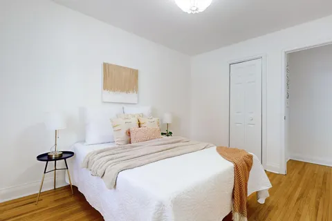 511 Mcroberts Ave, Toronto, ON M6E 4R3