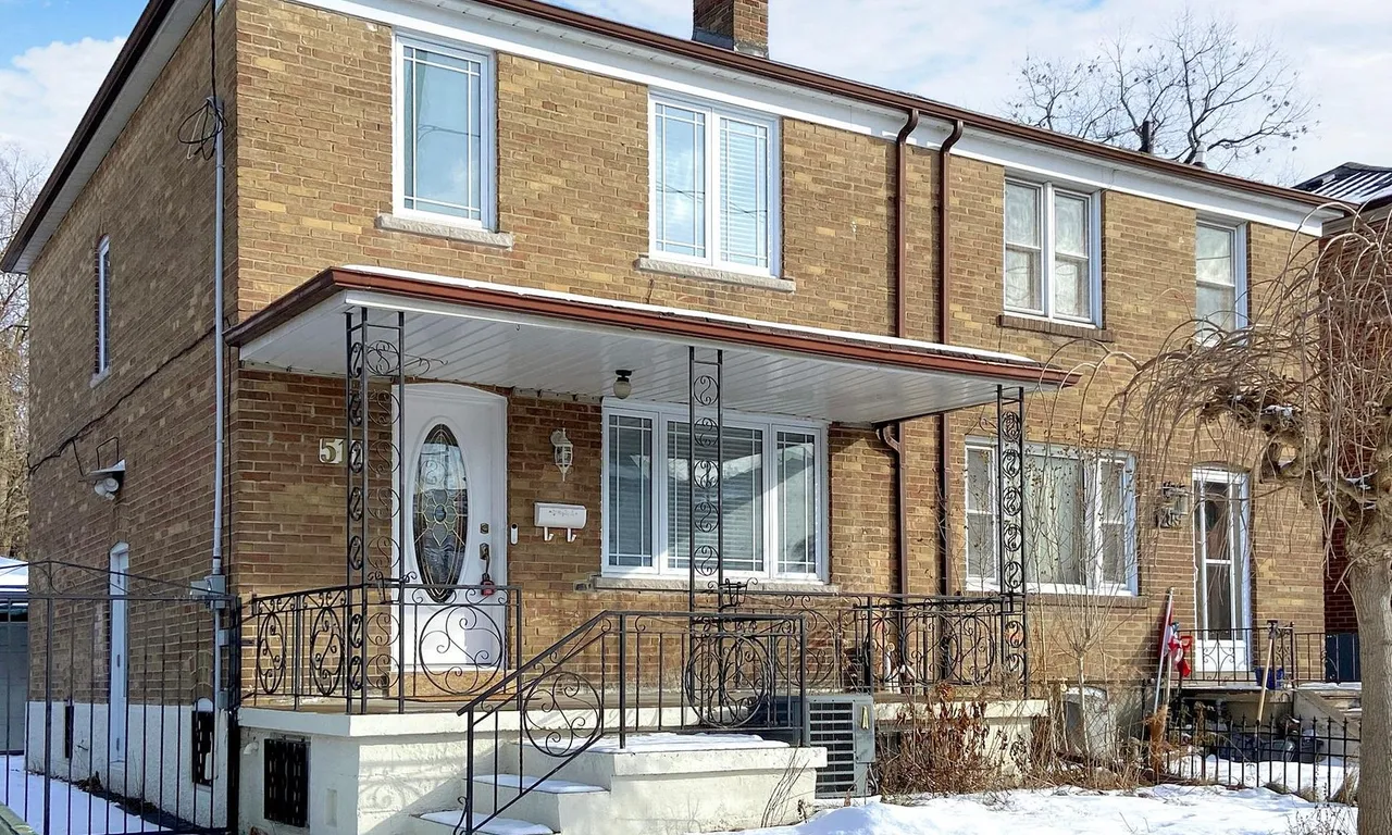 511 Mcroberts Ave, Toronto, ON M6E 4R3