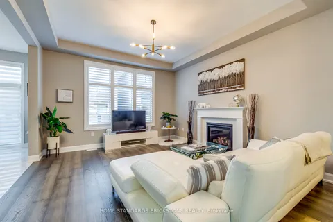 1458 Everest Cres, Oakville, ON L6H 3S4
