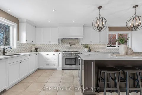 1112 NOTLEY Cres, Oakville, ON L6M 1H4