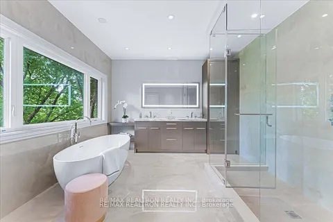275 Reiner Road, ON M3H 2M5