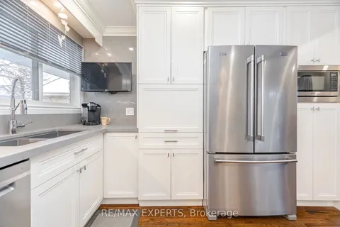 509 Cavell Dr, Mississauga, ON L5B 2P2